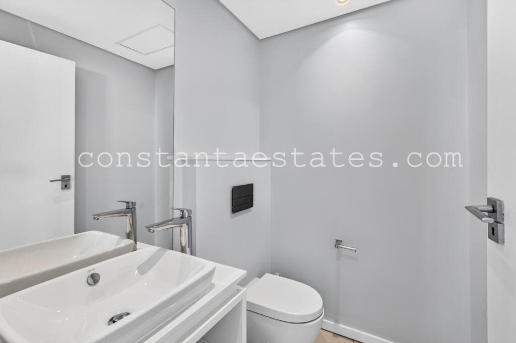 Penthouse β 10