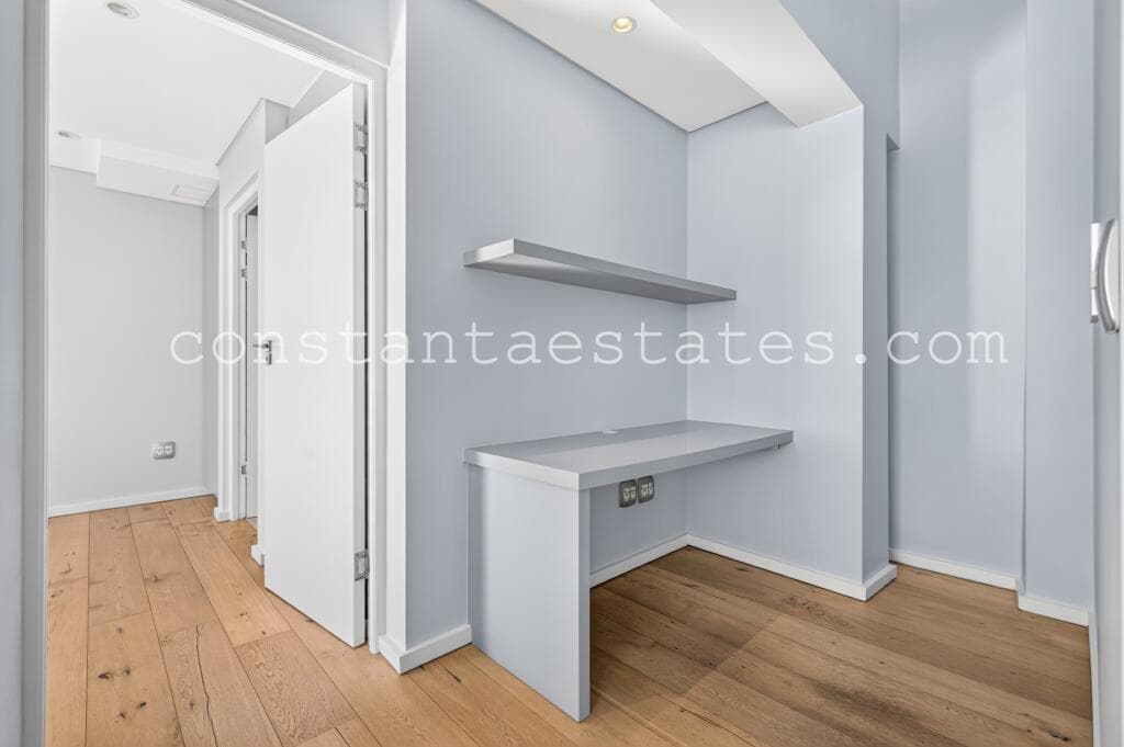 Penthouse β 12