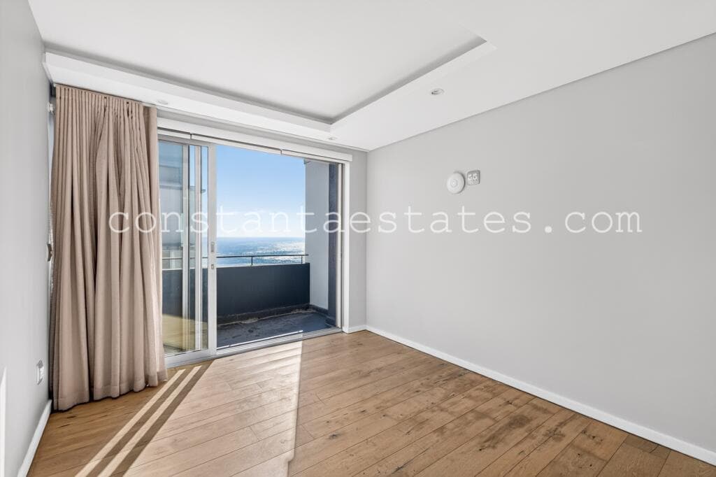 Penthouse β 4